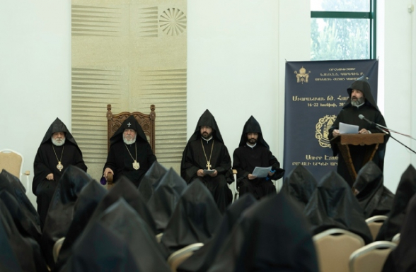 Ծրագրավորված hարձակումները նպատակ ունեն վարկաբեկել հայ եկեղեցականությանն ու Եկեղեցուն. Մայր Աթոռում տեղի է ունեցել 9-րդ միաբանական համագումարը